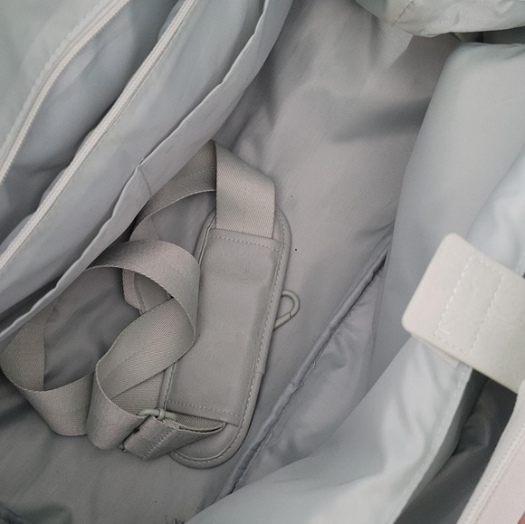 ❤️SOLD ❤️BEIS MATCHA green weekender bag - Picture 3 of 10